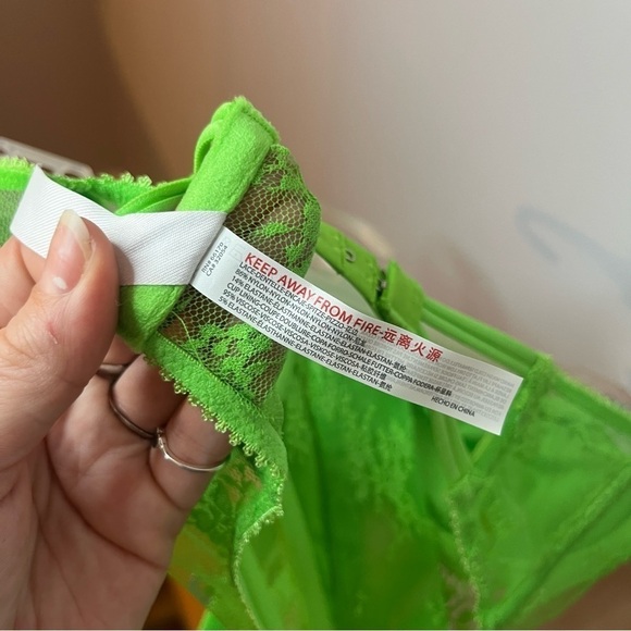 Urban Outfitters Out From Under Firecracker Green Lace Cropped Corset Top S NWT - Picture 13 of 16